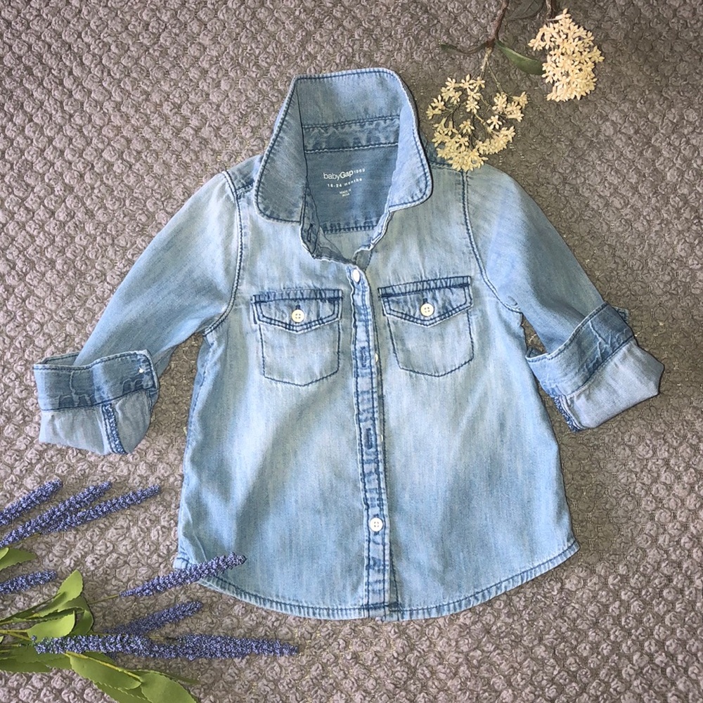 GAP little girl’s button down shirt